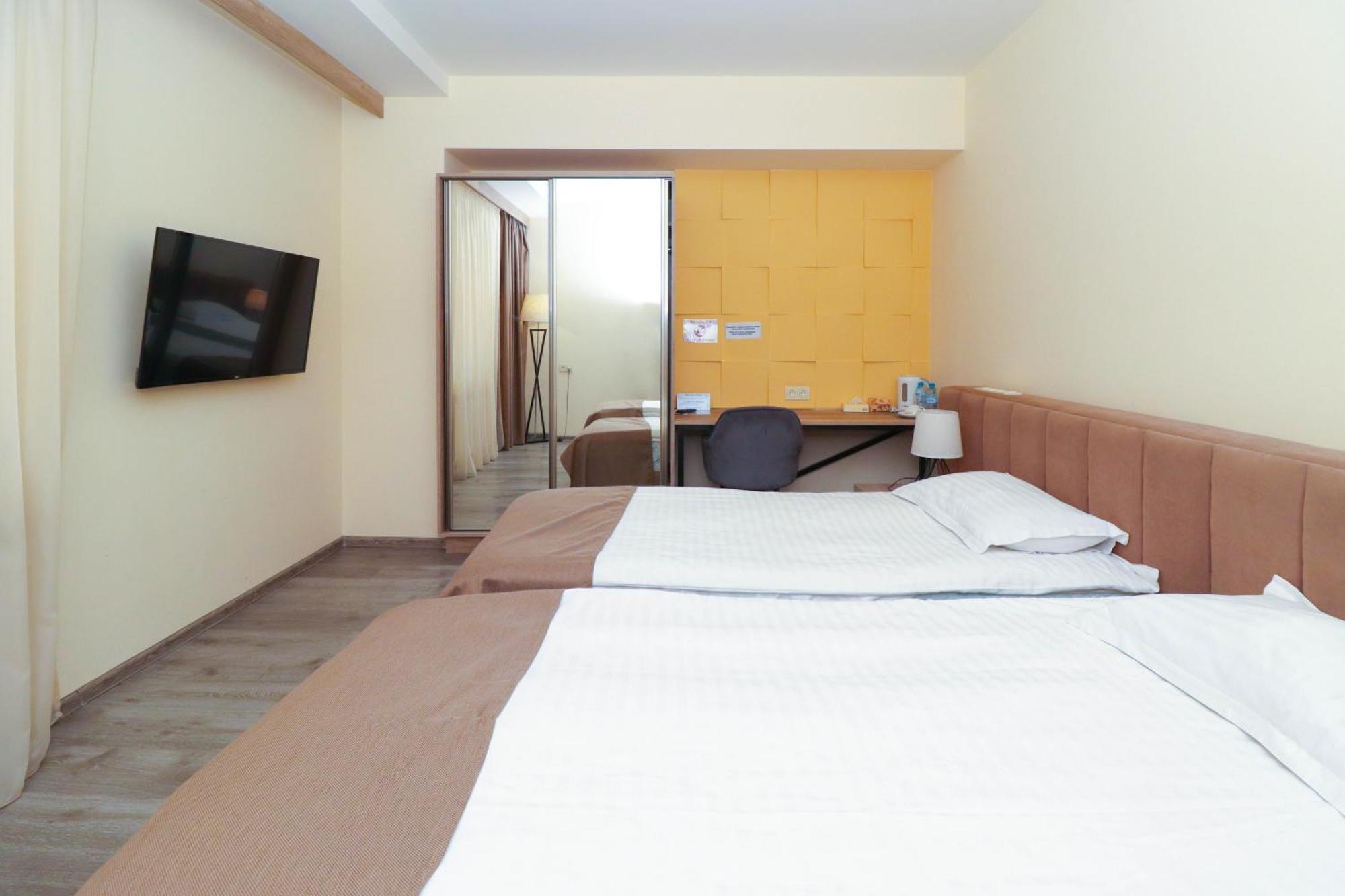 Mandarin Hotel Γιερεβάν Εξωτερικό φωτογραφία